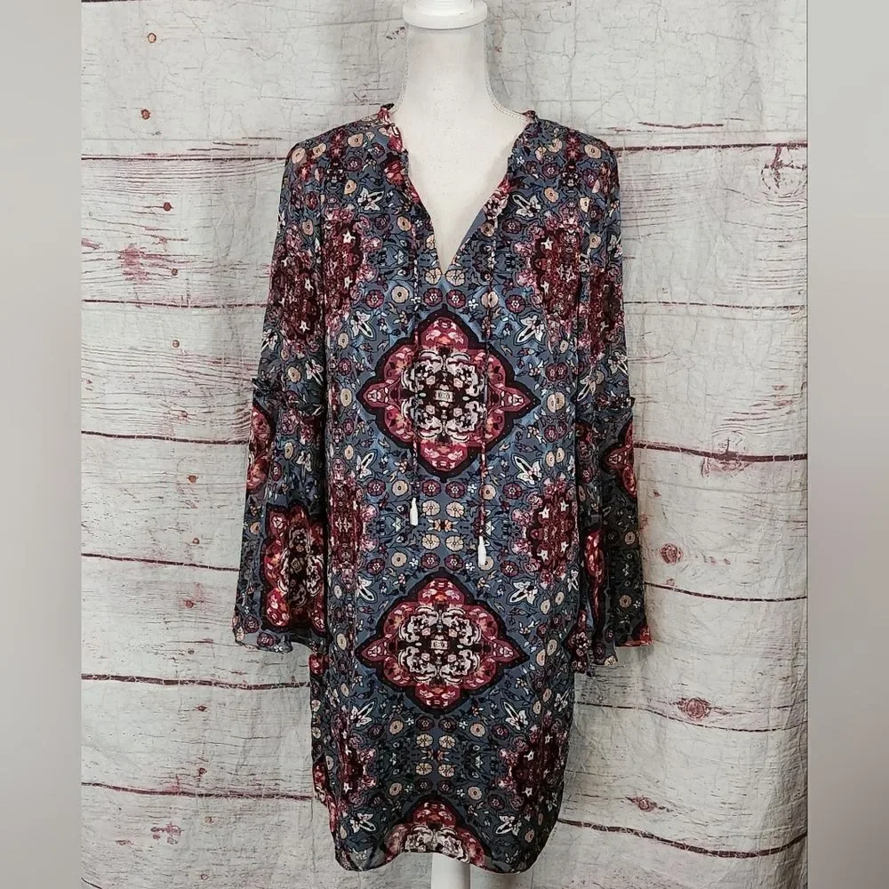 White House Black Market Long Bell Sleeve Medallion Print Shift Dress Size L NWT